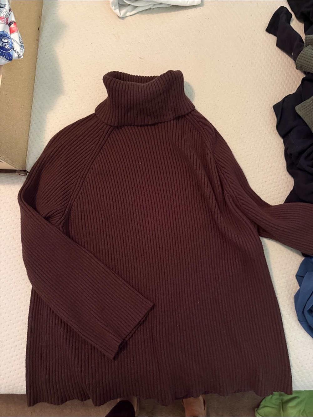 Women’s Ribbed Turtleneck Sweater - Chocolate Brown